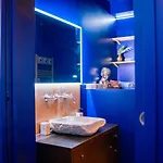 Le Voluptueux ~ Sauna ~ Jacuzzi ~ Centre-ville *