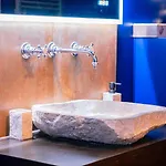 Le Voluptueux ~ Sauna ~ Jacuzzi ~ Centre-ville