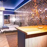 Le Voluptueux ~ Sauna ~ Jacuzzi ~ Centre-ville
