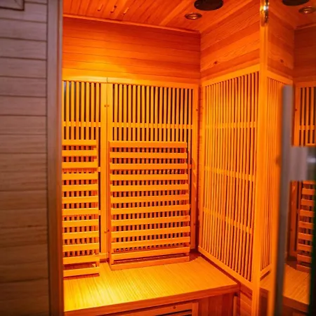 Le Voluptueux ~ Sauna ~ Jacuzzi ~ Centre-ville 公寓 *