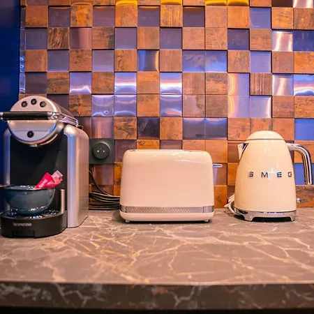 Le Voluptueux ~ Sauna ~ Jacuzzi ~ Centre-ville Apartament *