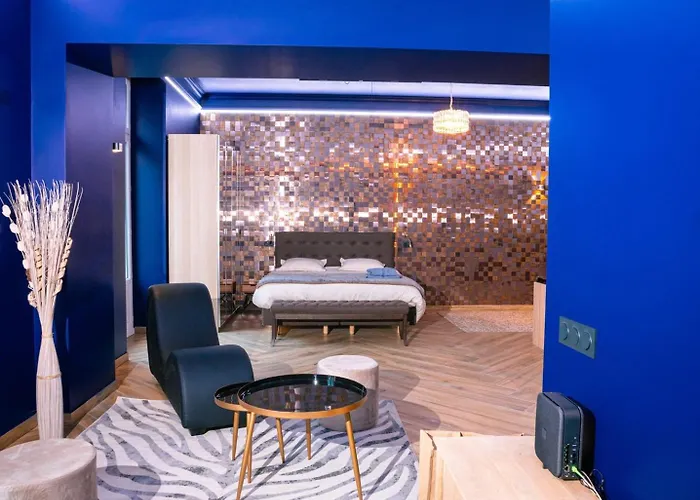 Le Voluptueux ~ Sauna ~ Jacuzzi ~ Centre-ville Apartament Angers