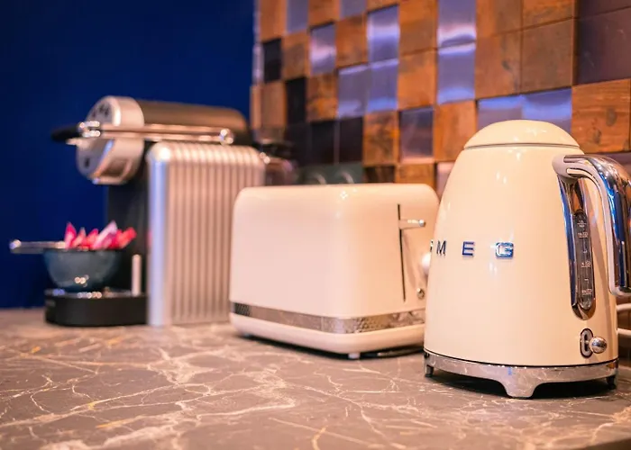 Le Voluptueux ~ Sauna ~ Jacuzzi ~ Centre-ville Apartament *