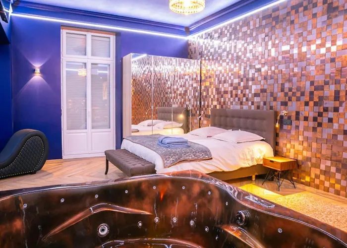 Apartament Le Voluptueux ~ Sauna ~ Jacuzzi ~ Centre-ville