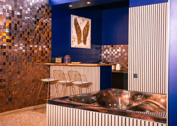 Le Voluptueux ~ Sauna ~ Jacuzzi ~ Centre-ville Apartamento Angers